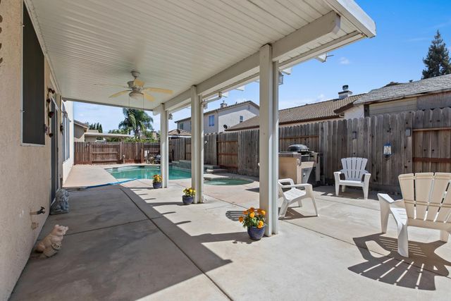 2410 Jessica Cir, Escalon, CA 95320