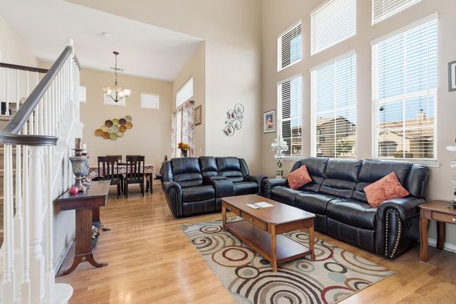 2410 Jessica Cir, Escalon, CA 95320