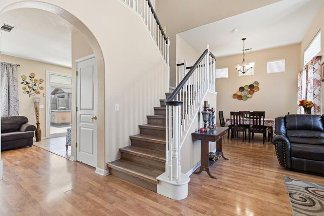 2410 Jessica Cir, Escalon, CA 95320