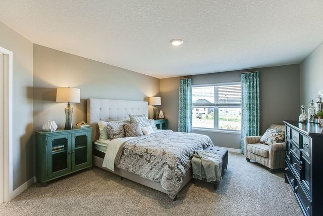 3744 Brookside Drive, Chaska, MN 55318