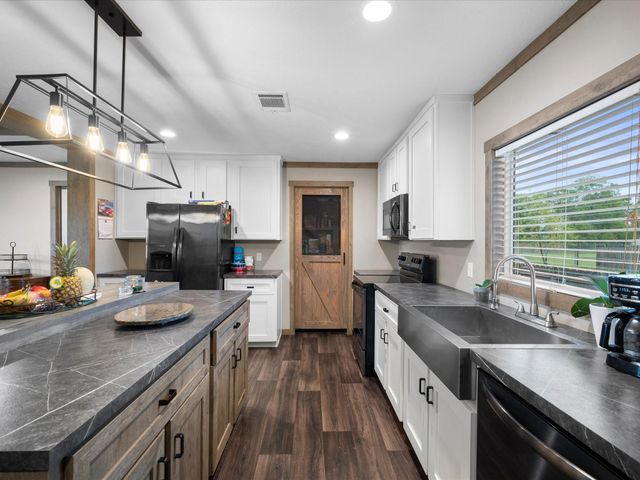 1976 County Road 5017, Cleveland, TX 77327