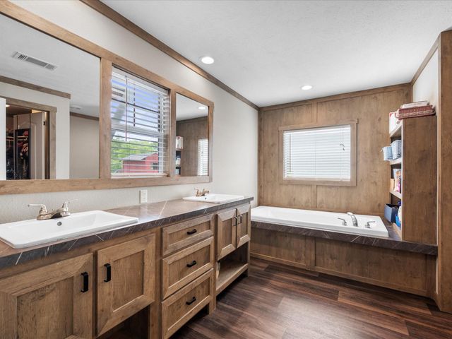 1976 County Road 5017, Cleveland, TX 77327