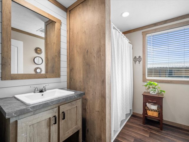 1976 County Road 5017, Cleveland, TX 77327