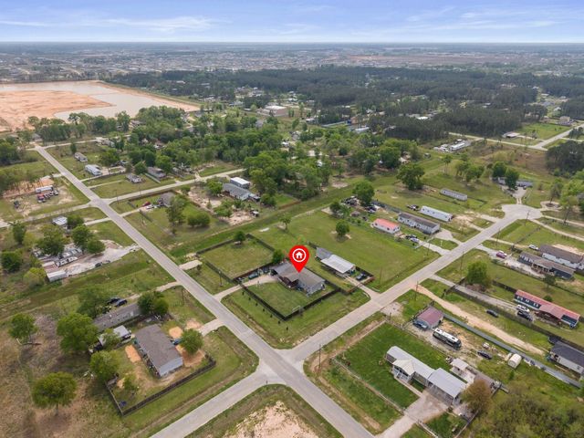 1976 County Road 5017, Cleveland, TX 77327