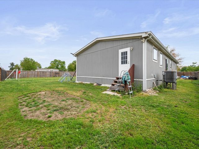 1976 County Road 5017, Cleveland, TX 77327