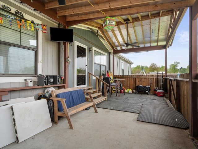 1976 County Road 5017, Cleveland, TX 77327