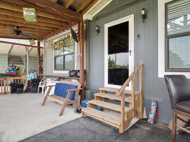 1976 County Road 5017, Cleveland, TX 77327