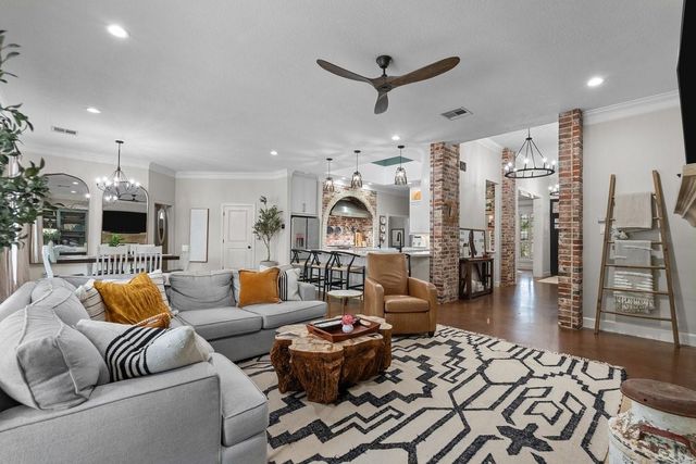 2713 Luella Avenue, Deer Park, TX 77536