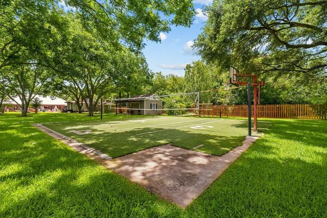 2713 Luella Avenue, Deer Park, TX 77536