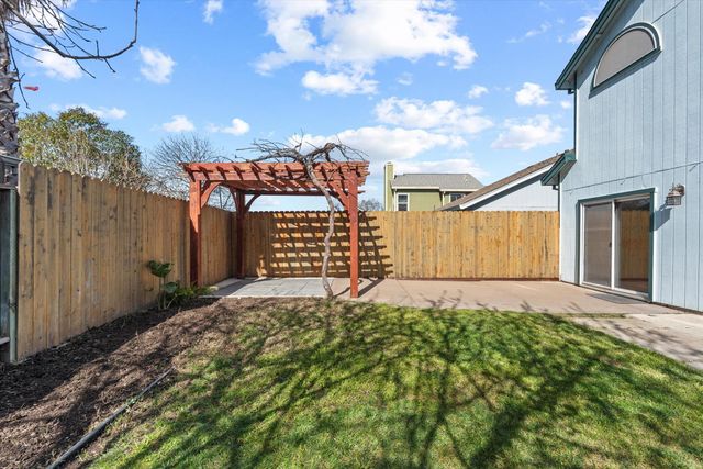 8625 Valley Rim Way, Antelope, CA 95843