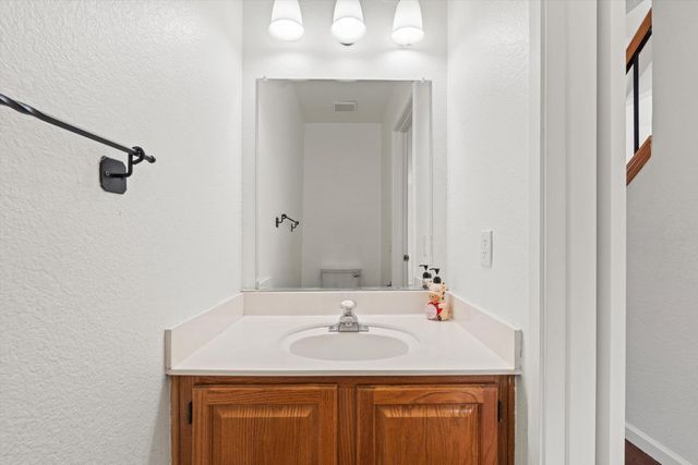 8625 Valley Rim Way, Antelope, CA 95843