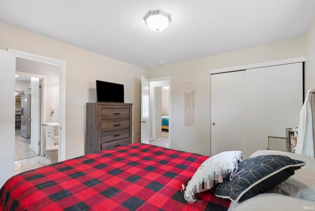 4301 Lynwood Court, Fort Wayne, IN 46815