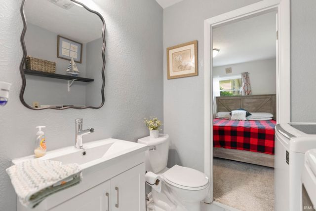 4301 Lynwood Court, Fort Wayne, IN 46815