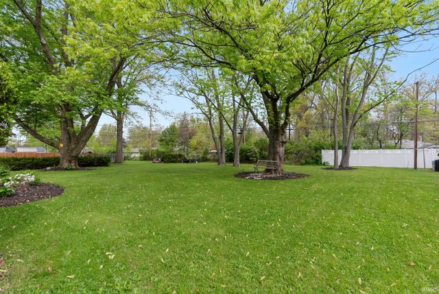 4301 Lynwood Court, Fort Wayne, IN 46815