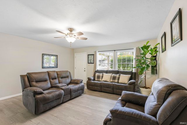 4301 Lynwood Court, Fort Wayne, IN 46815