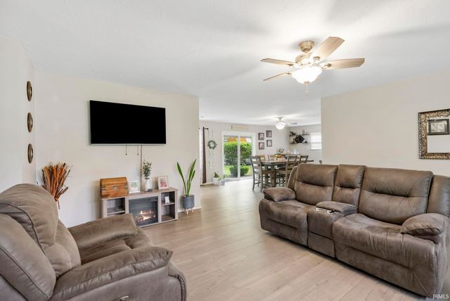 4301 Lynwood Court, Fort Wayne, IN 46815