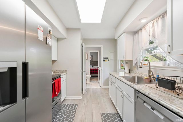 4301 Lynwood Court, Fort Wayne, IN 46815