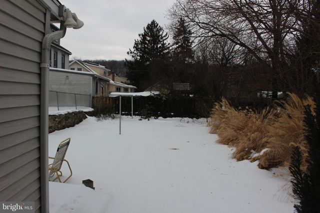 145 E MARKET ST, Marietta, PA 17547