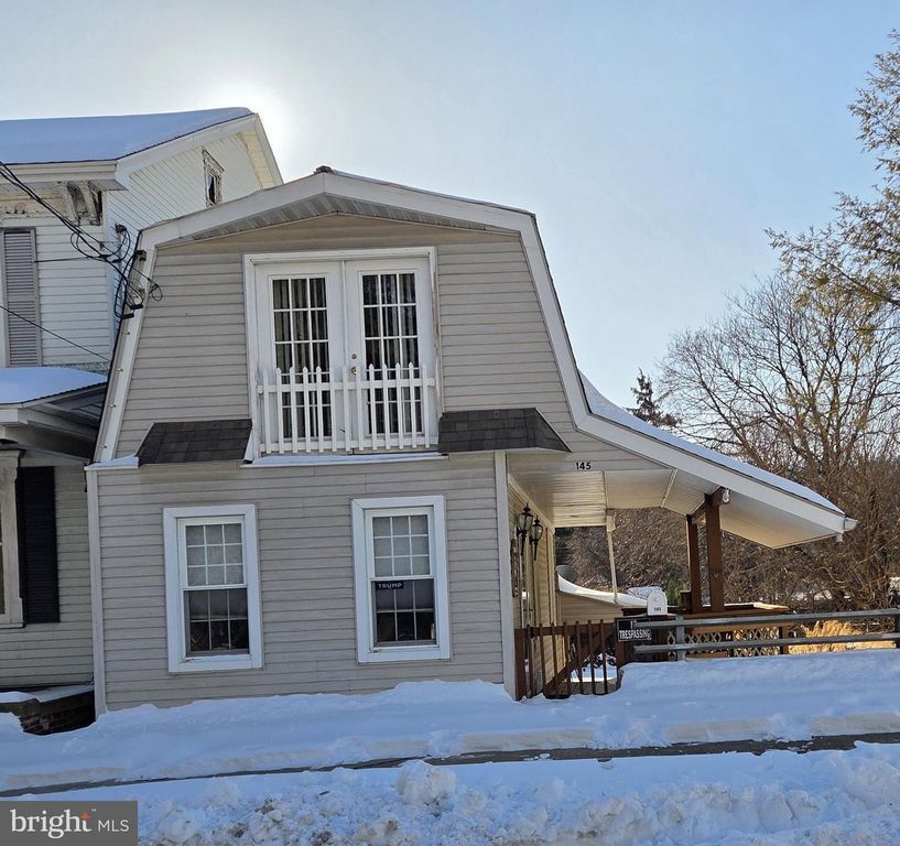 145 E MARKET ST, Marietta, PA 17547