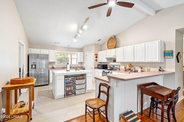 10 Moultrie Court, Beaufort, SC 29907