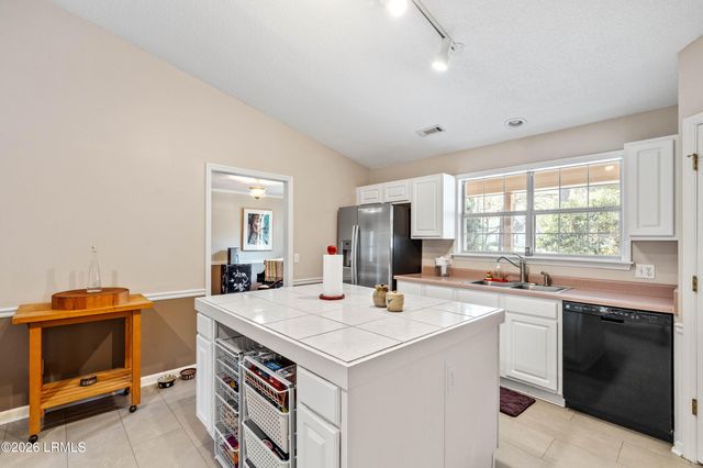 10 Moultrie Court, Beaufort, SC 29907