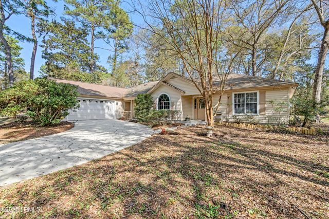 10 Moultrie Court, Beaufort, SC 29907