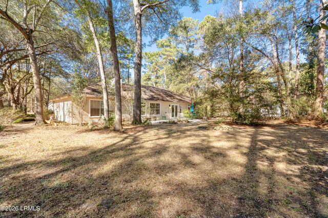 10 Moultrie Court, Beaufort, SC 29907