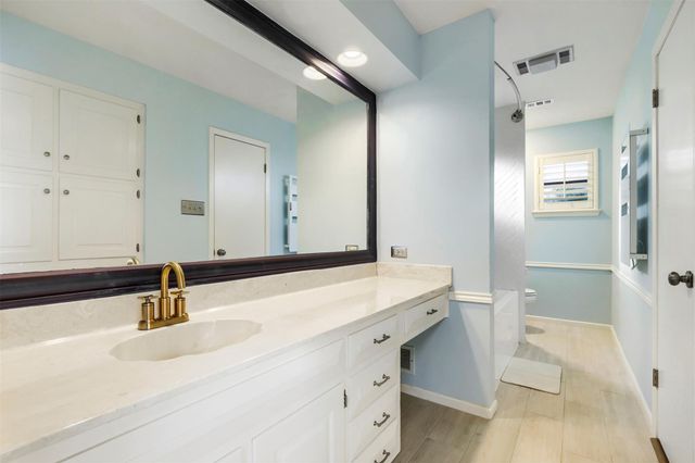 208 Crescent BLF, Lakeway, TX 78734