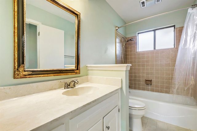 208 Crescent BLF, Lakeway, TX 78734