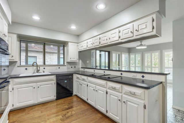 208 Crescent BLF, Lakeway, TX 78734