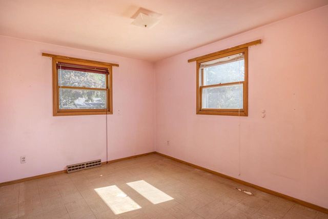 445 GLENVIEW AVENUE, Combined Locks, WI 54113