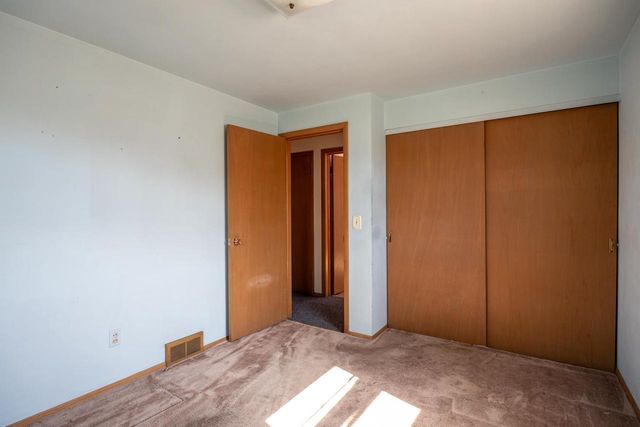 445 GLENVIEW AVENUE, Combined Locks, WI 54113
