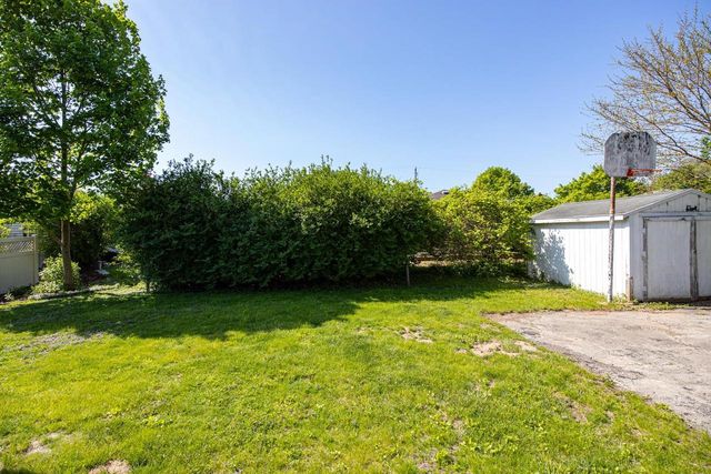 445 GLENVIEW AVENUE, Combined Locks, WI 54113