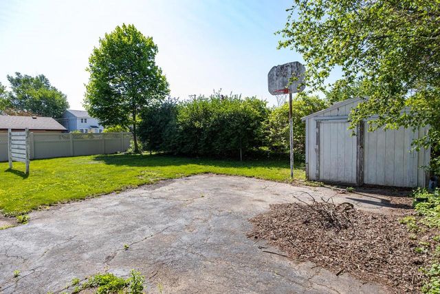 445 GLENVIEW AVENUE, Combined Locks, WI 54113