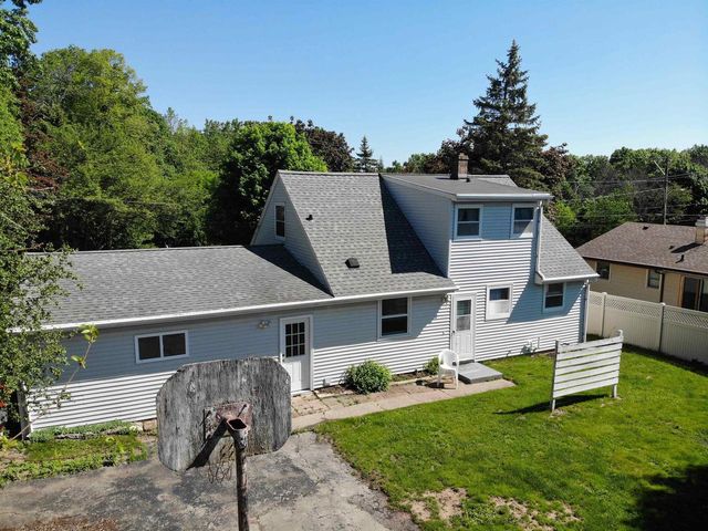 445 GLENVIEW AVENUE, Combined Locks, WI 54113