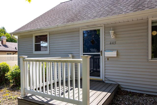 445 GLENVIEW AVENUE, Combined Locks, WI 54113