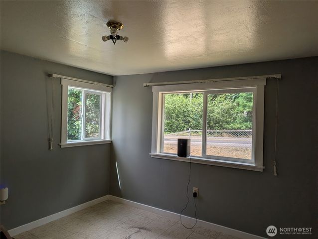 9291 W Belfair Valley Road, Bremerton, WA 98312