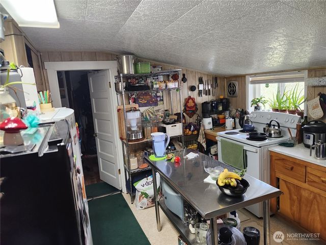 9291 W Belfair Valley Road, Bremerton, WA 98312
