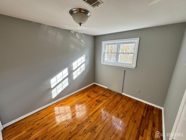 23 College Drive, Edison, NJ 08817