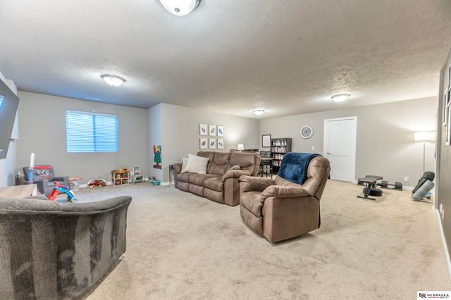 21116 Monroe Street, Elkhorn, NE 68022