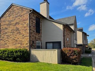 833 W Harwood Road F, Hurst, TX 76054