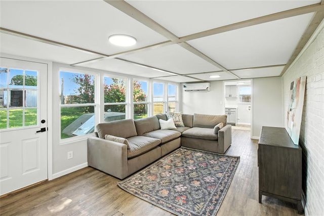 205 E Dogwood Street, Hobart, OK 73651