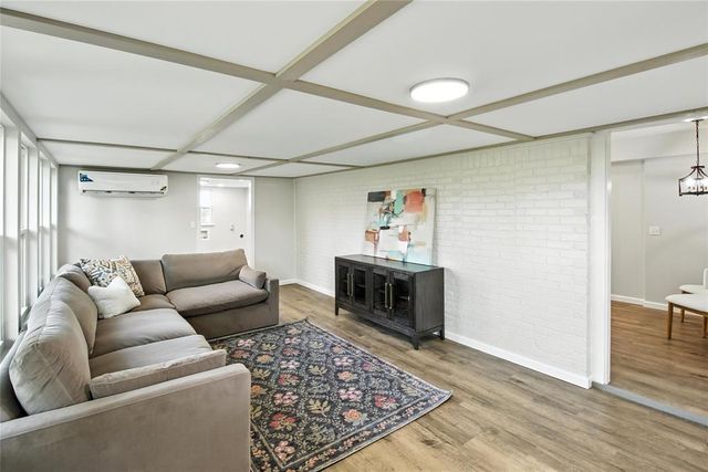 205 E Dogwood Street, Hobart, OK 73651