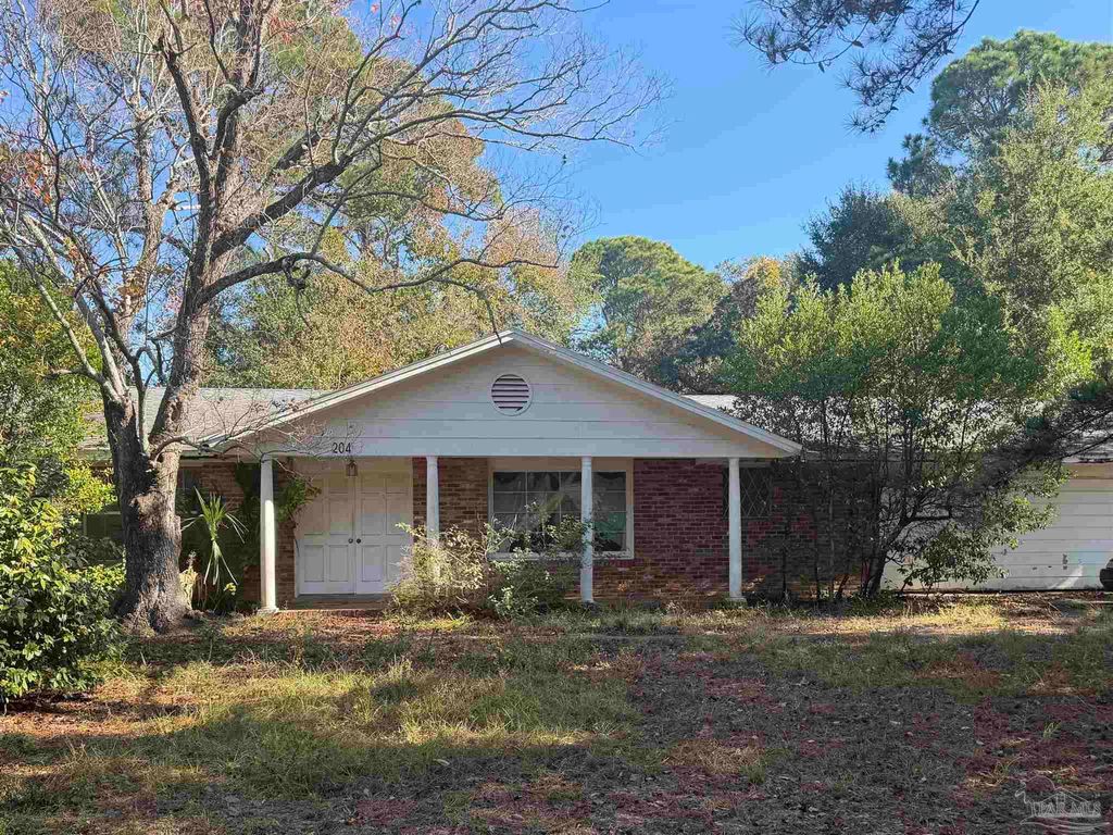 204 S Sunset Blvd, Gulf Breeze, FL 32561