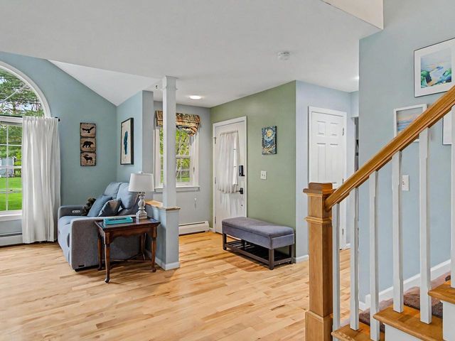 42 Cardinal Way, Shelburne, VT 05482