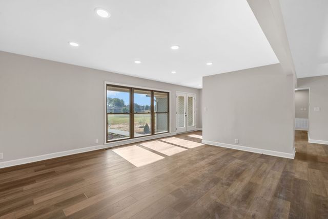 1345 Shallow Lake Cir, Hopkinsville, KY 42240