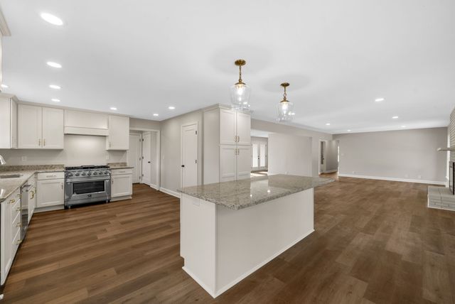 1345 Shallow Lake Cir, Hopkinsville, KY 42240