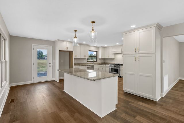 1345 Shallow Lake Cir, Hopkinsville, KY 42240