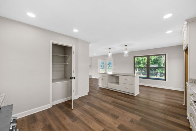 1345 Shallow Lake Cir, Hopkinsville, KY 42240