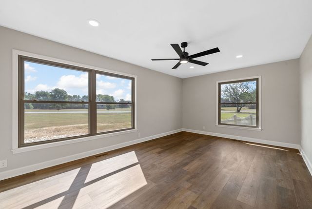 1345 Shallow Lake Cir, Hopkinsville, KY 42240